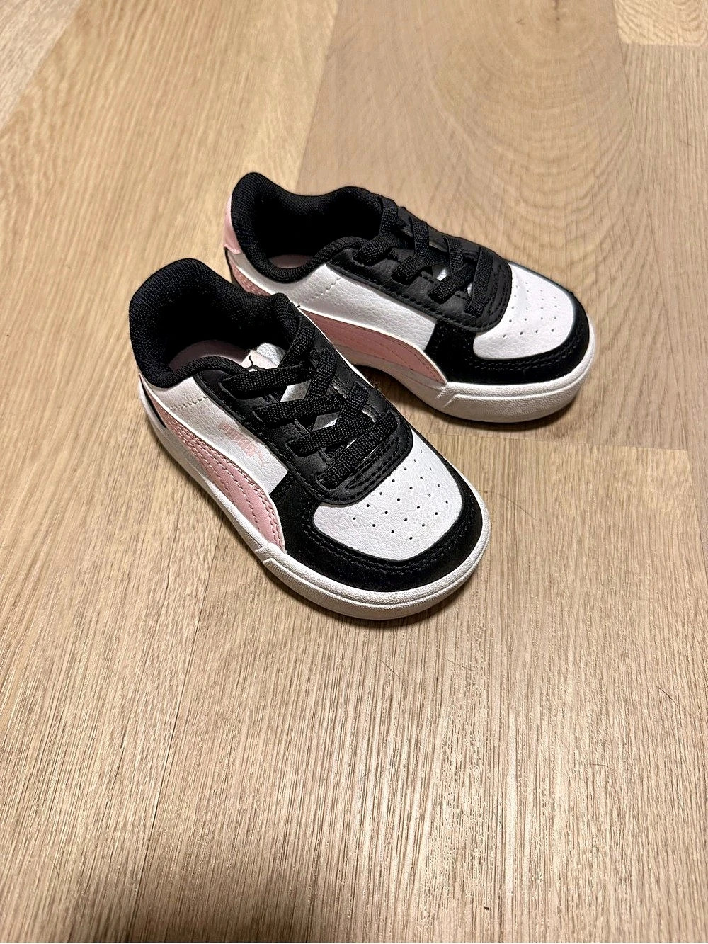 Puma Shuffle V Toddler Sneakers White & Black pink stripe US 6